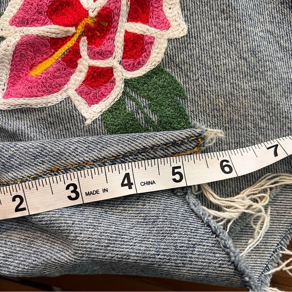 Madewell x JM Drygoods collab embroidered jean shorts - Picture 10 of 10
